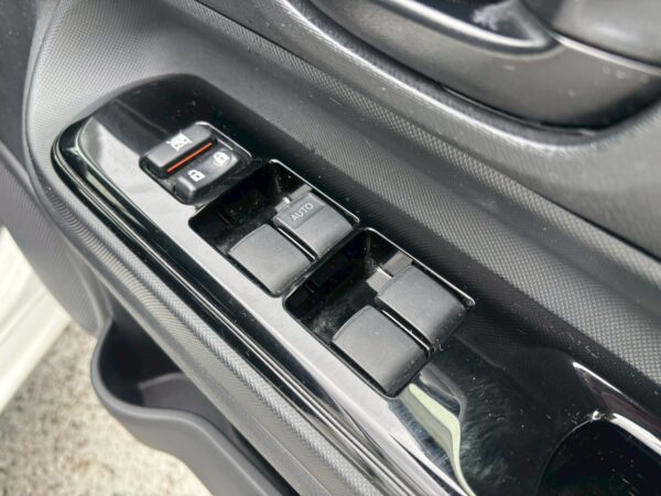 アクア Sスタイルブラック