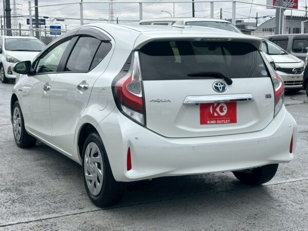 アクア Sスタイルブラック