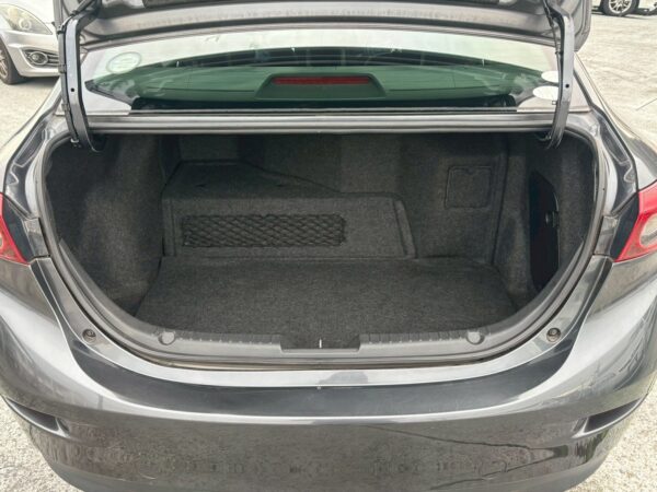 アクセラ ハイブリッドS