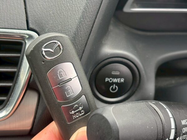 アクセラ ハイブリッドS