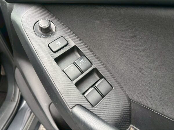 アクセラ ハイブリッドS