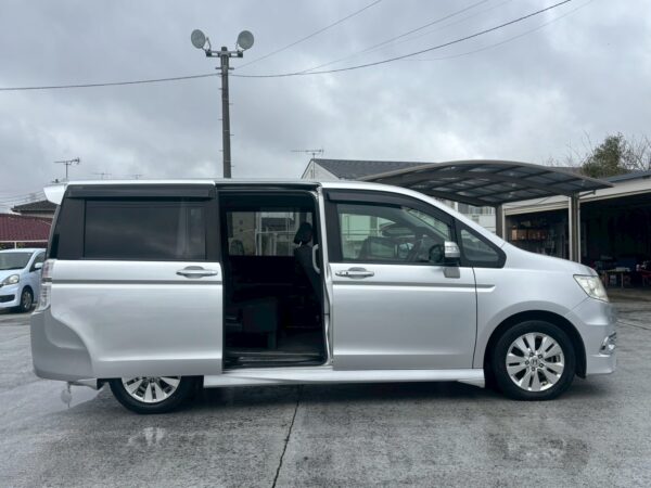 ステップワゴン SPADA Z HDDナビエディション