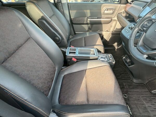 フリード　クロスター ホンダセンシング