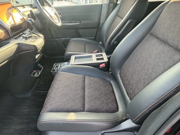 フリード　クロスター ホンダセンシング