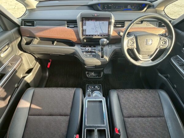 フリード　クロスター ホンダセンシング