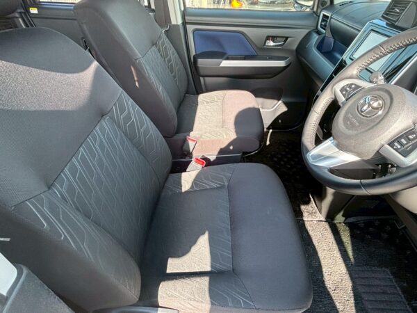 ルーミー　カスタムG