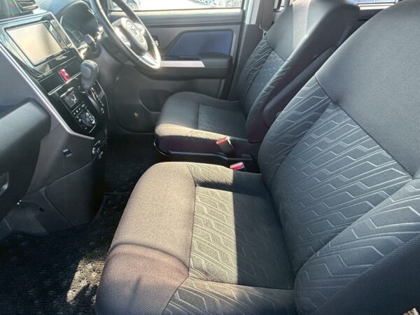 ルーミー　カスタムG