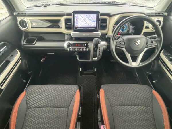 クロスビー　ハイブリッドMZ