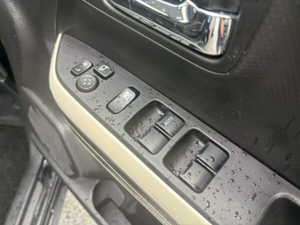 クロスビー　ハイブリッドMZ