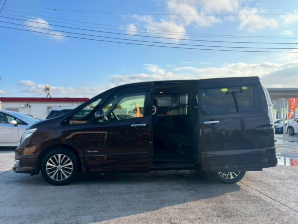 セレナ　ハイウェイスターVセレクション＋セーフティⅡ Sハイブリッド